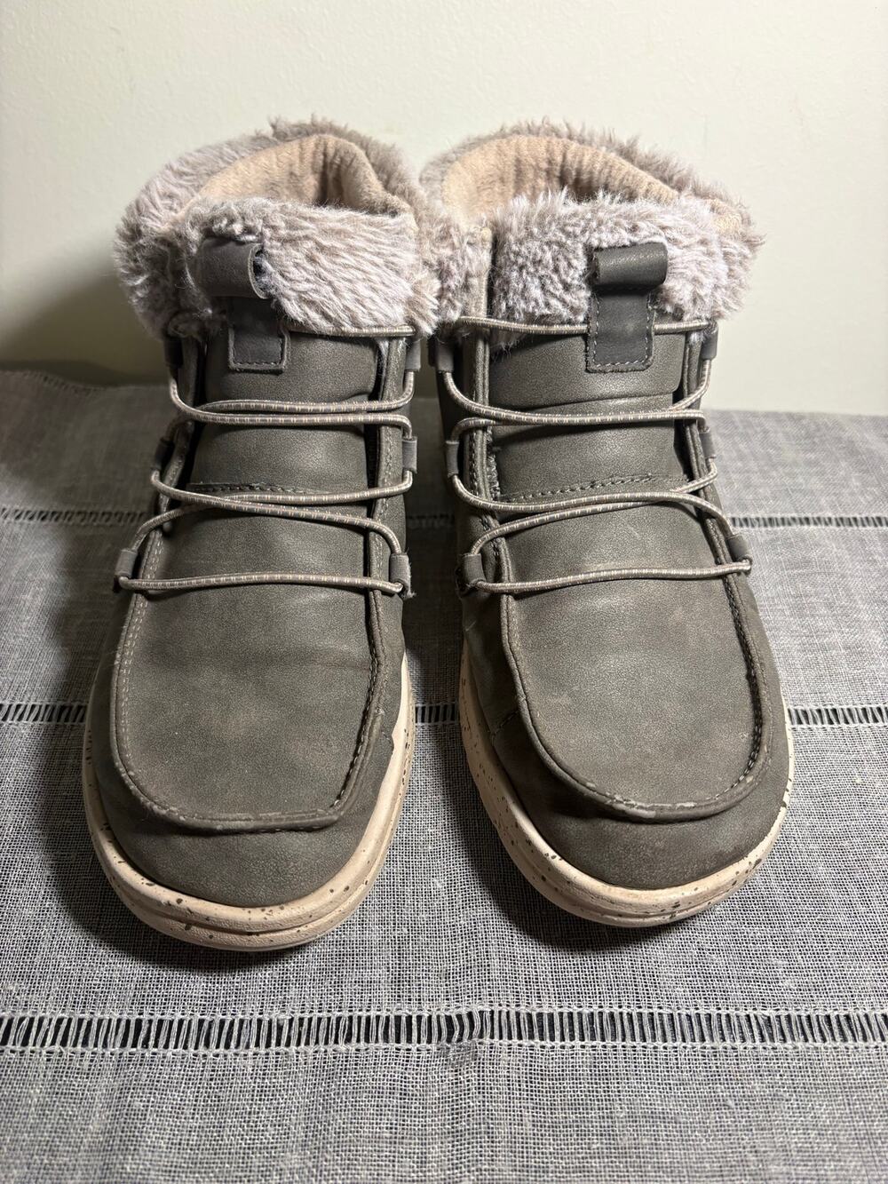 Women’s Hey Dude size 8 boots